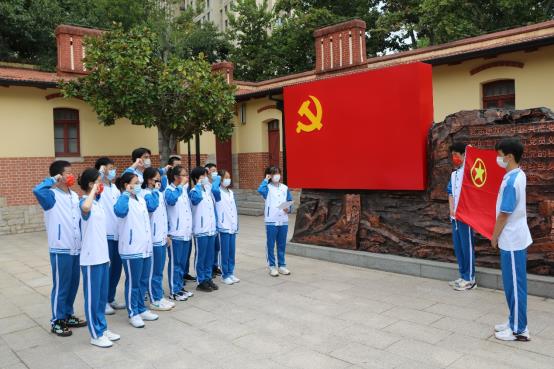 G:\2022级4班\2022级4班\班级活动\2022.10.1 党史馆实践活动\IMG_2141.JPG