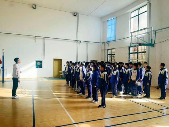 E:\各类活动\家校交流\2023-2024\家长公益课堂\传承体育精神,共享羽球魅力——2022级6班家长公益课堂\传承体育精神,共享羽球魅力——2022级6班家长公益课堂\68b9166608628ff1b508548a43affd0.jpg