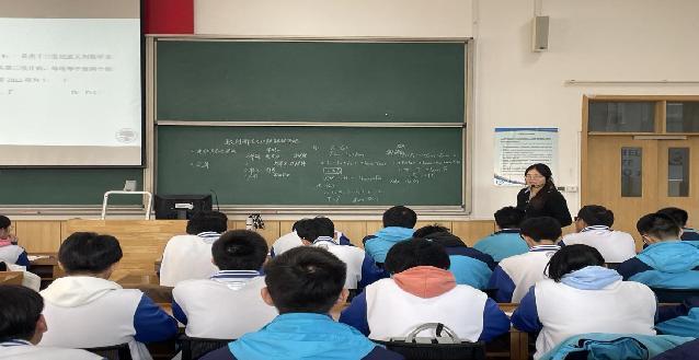 C:/Users/Administrator/Desktop/jiaowuchu/11月3日，我校多名教师在市级培训中发言和执教公开课/98df814c56140a04213a4654474de0f.jpg98df814c56140a04213a4654474de0f