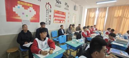 尹校长听课  物理